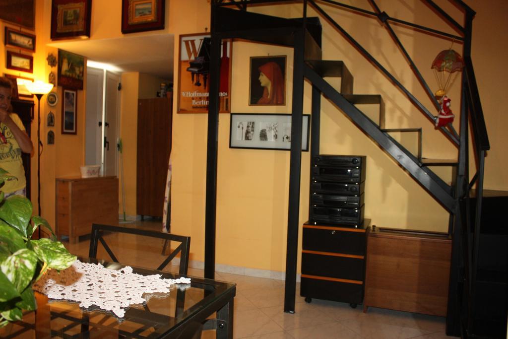 Casa Vacanza Da Andrea เนเปิลส์ ภายนอก รูปภาพ